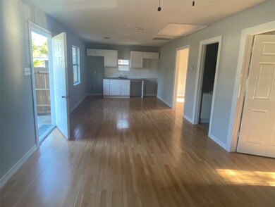 8507 Lockwood Dr unit B, Houston, TX 77016 - photo 6