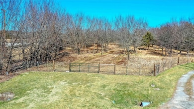 2257 Woodlake Rd, Denison, TX 75021 - photo 3