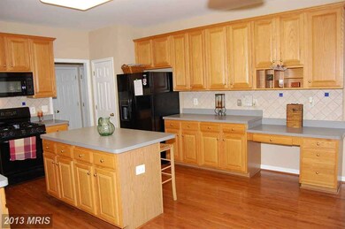 5921 Moonbeam Dr, Woodbridge, VA 22193 - photo 6