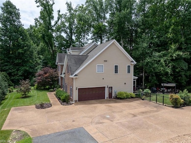 305 Chaptico Run, Yorktown, VA 23693 - photo 2