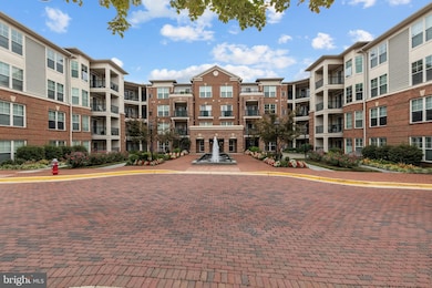 2905 Saintsbury Plaza unit 315, Fairfax, VA 22031 - photo 2