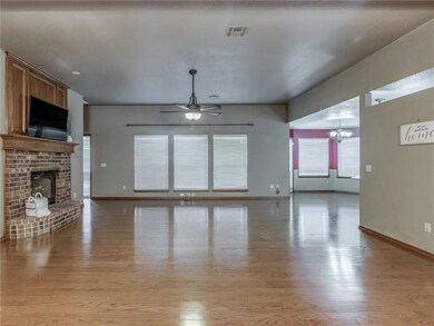 925 Goshawk Dr, Norman, OK 73072 - photo 7