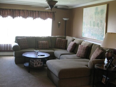 207 Robin Dr, Kingston, PA 18704 - photo 6