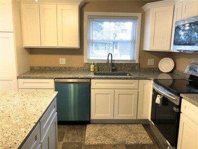 kitchen dishwasher, oven/range, microwave, garbage