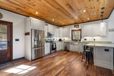 Kitchen Breakfast Bar