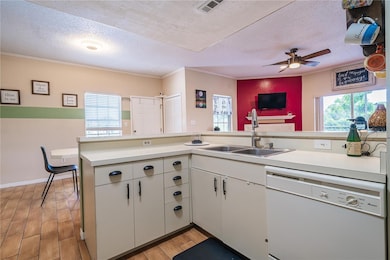 8350 Savannah Trace Cir unit 1804, Tampa, FL 33615 - photo 5