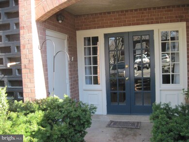 5913I Prince James Dr unit 37, West Springfield, VA 22152 - photo 3