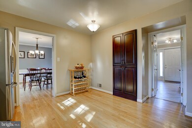 2509 Toron Ct, Alexandria, VA 22306 - photo 6