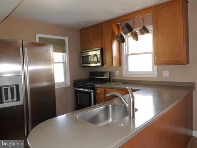 8729 Emge Rd, Parkville, MD 21234 - photo 6