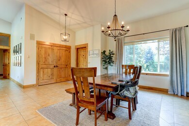 67555 Cloverdale Rd-11