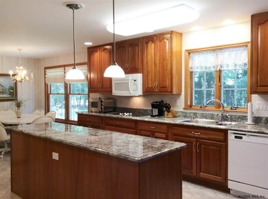 938 Douglas Ct, Schenectady, NY 12309 - photo 2