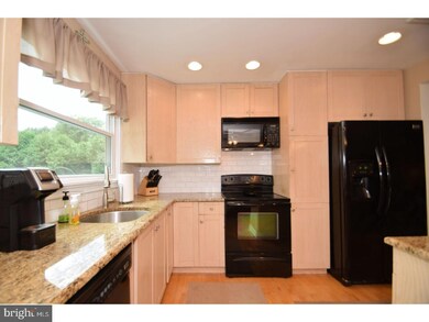2107 N Line St, Lansdale, PA 19446 - photo 5