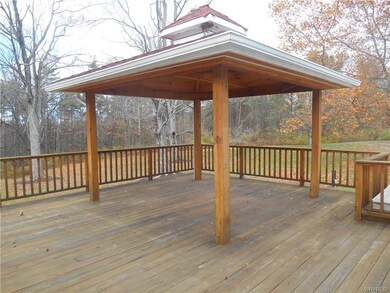 Huge deck with gazebo that is the full length of b