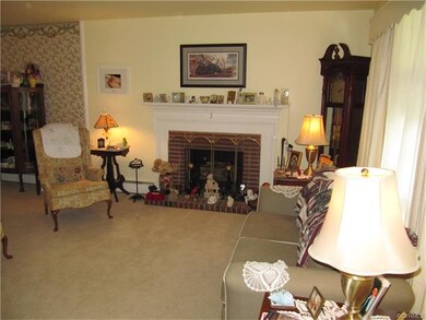 806 Penola Dr, Henrico, VA 23229 - photo 7