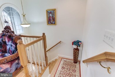 10353 Fitzpatrick Ln, Oakton, VA 22124 - photo 3