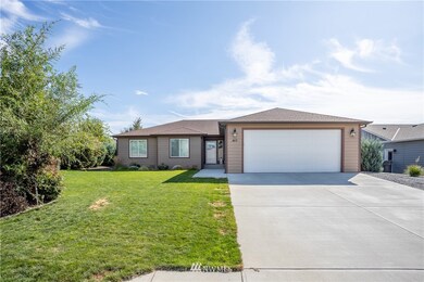 401 S Jarvis Ave, East Wenatchee, WA 98802 - photo 2