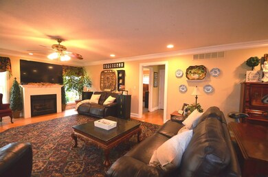 638 Keenon Rd, Harrodsburg, KY 40330 - photo 3