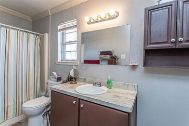 1210 S Clements St, Gainesville, TX 76240 - photo 6