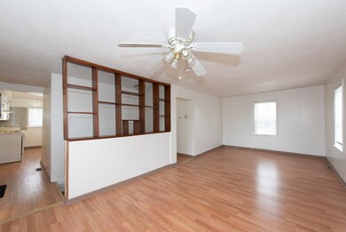 200 Baldwin Ave, Waukegan, IL 60085 - photo 3