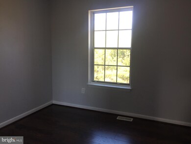 8121 Londonderry Ct, Laurel, MD 20707 - photo 6