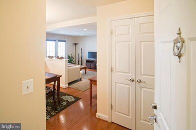 4119 S Four Mile Run Dr unit 301, Arlington, VA 22204 - photo 3