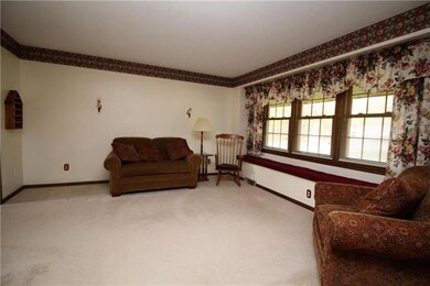 7102 Garnett St, Shawnee, KS 66203 - photo 4