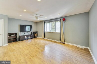 918 Booker Dr, Capitol Heights, MD 20743 - photo 2