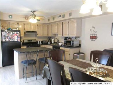 31 Linda Ln, Staten Island, NY 10312 - photo 2