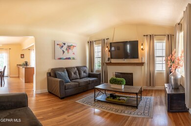 2712 Altura Ave, El Paso, TX 79930 - photo 2