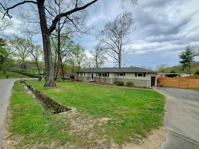 2531 Avalon Cir, Chattanooga, TN 37415 - photo 3