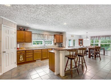 Open & Spacious Kitchen w Pantry. New Flooring.