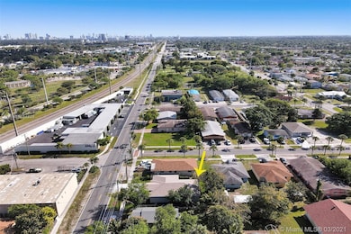 812 Phippen Waiters Rd, Dania, FL 33004 - photo 5