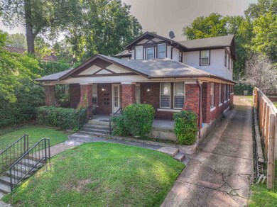 View of front of property featuring a porch and a 