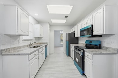 1746 Glencairn Ln, Lewisville, TX 75067 - photo 7