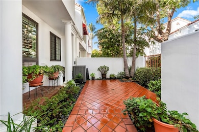 19481 Pompano Ln unit 110, Huntington Beach, CA 92648 - photo 5