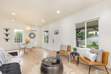 8416 Duncan Ave S, Seattle, WA 98118 - photo 4