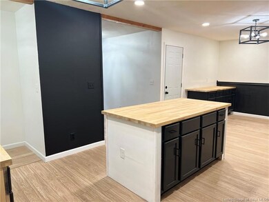 906 Woodbourne Dr, New Albany, IN 47150 - photo 7