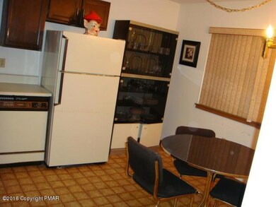 121 Meadow View Ct, Bushkill, PA 18324 - photo 3