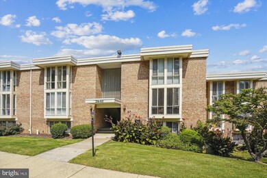 2632 Wagon Dr unit 289, Alexandria, VA 22303 - photo 2