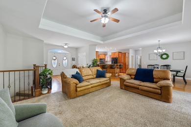 03-Living Room & Entry