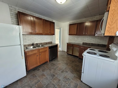 915 Broadway N, Fargo, ND 58102 - photo 3