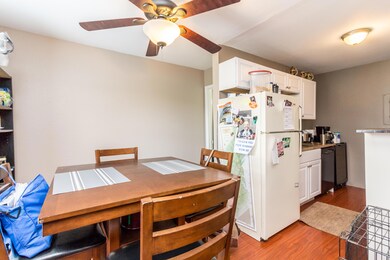 eat in kitchen