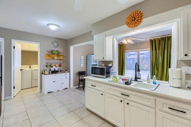13808 N Newcastle Dr, Sun City, AZ 85351 - photo 5