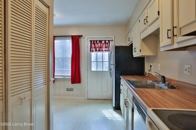 10743 Colonial Woods-07