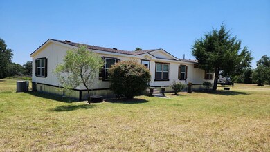 4801 Agnes Cir, Springtown, TX 76082 - photo 2