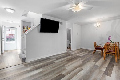 330 W Anderson St, Crown Point, IN 46307 - photo 6