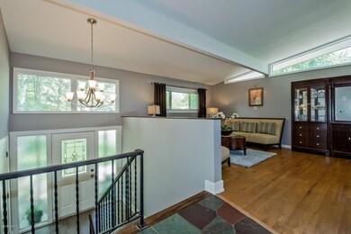 006-Foyer-1721788-medium
