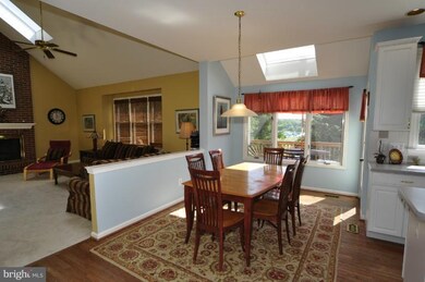 1338 Dasher Ln, Reston, VA 20190 - photo 4