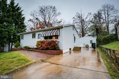 327 Vale Summit S, Laurel, MD 20724 - photo 2