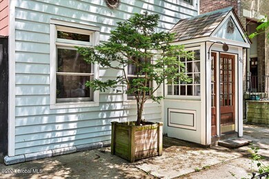 201 Elm St, Albany, NY 12202 - photo 4